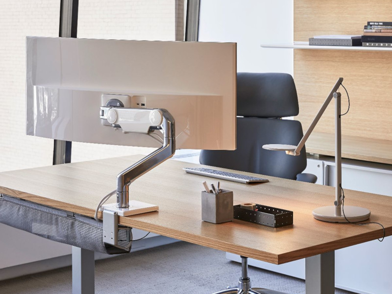 Humanscale M10 Monitor Tischhalterung Klemme, schräg, silber (M10CMSBTB) Schreibtisch Halterung