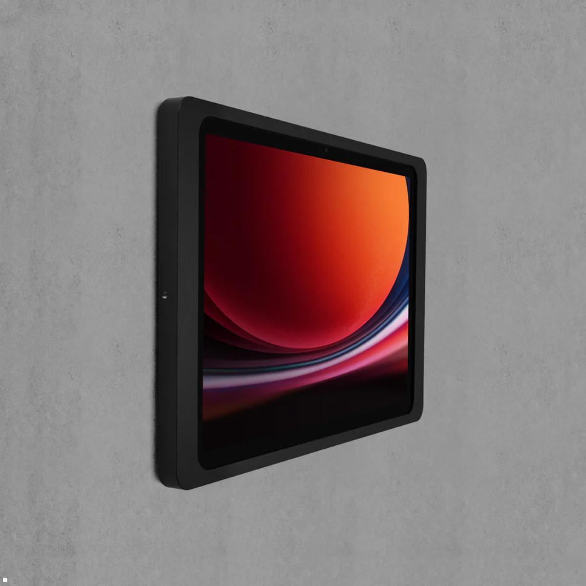 Displine Companion Wall 2.0 Wandhalter für Samsung Tab A9+ 11.0, schwarz, Anwendungsbeispiel