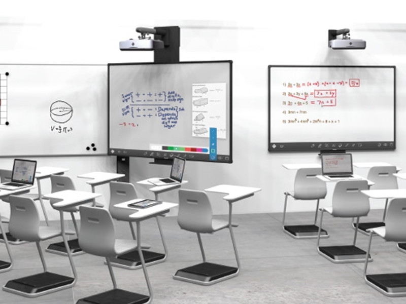 i3 Technologies interaktives Whiteboard 77 Zoll 6-Touch im Unterricht