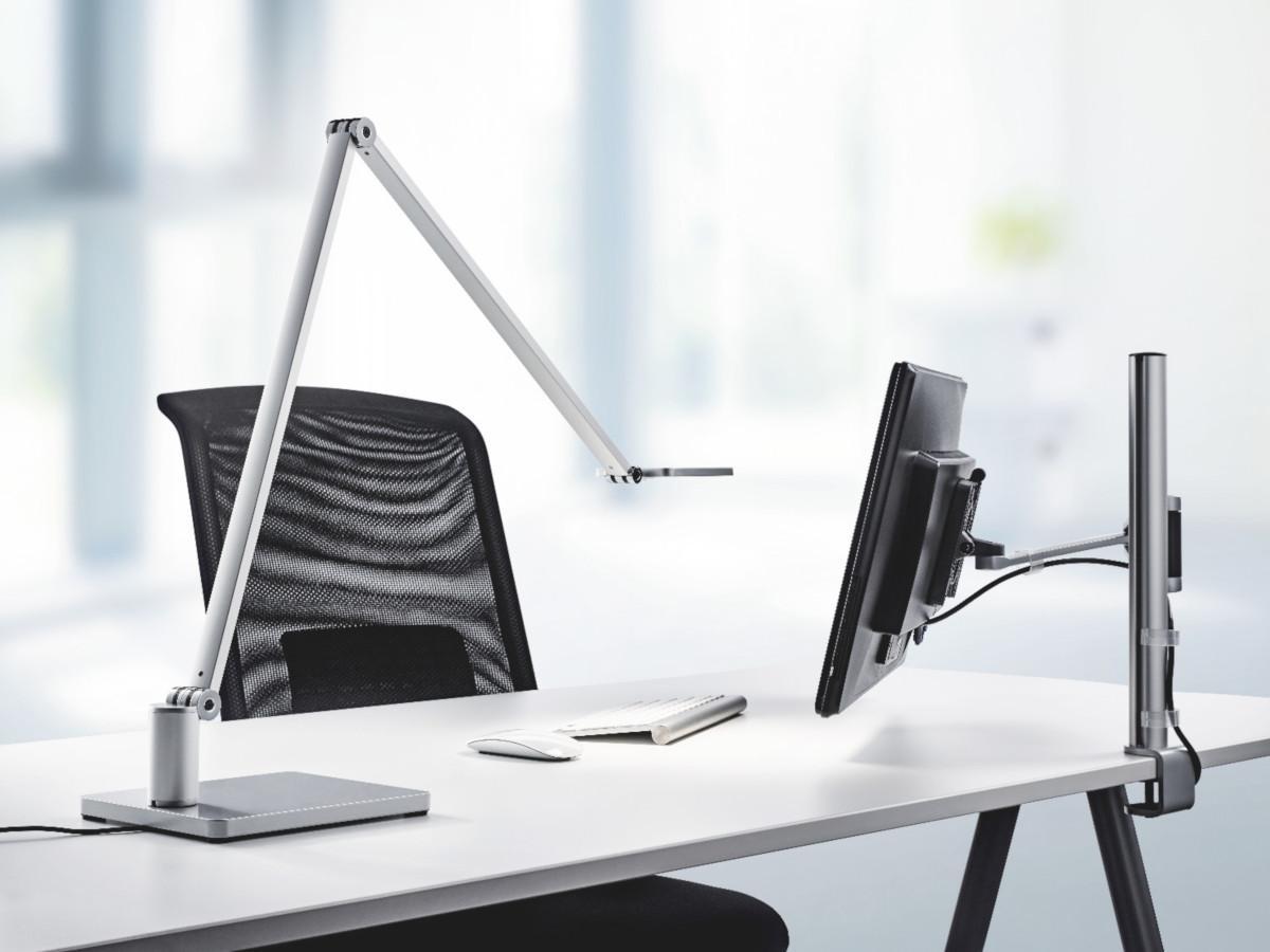 Novus Attenzia task LED Tischlampe Standfuß weiß (740+1291+000) Anwendungsbeispiel Office