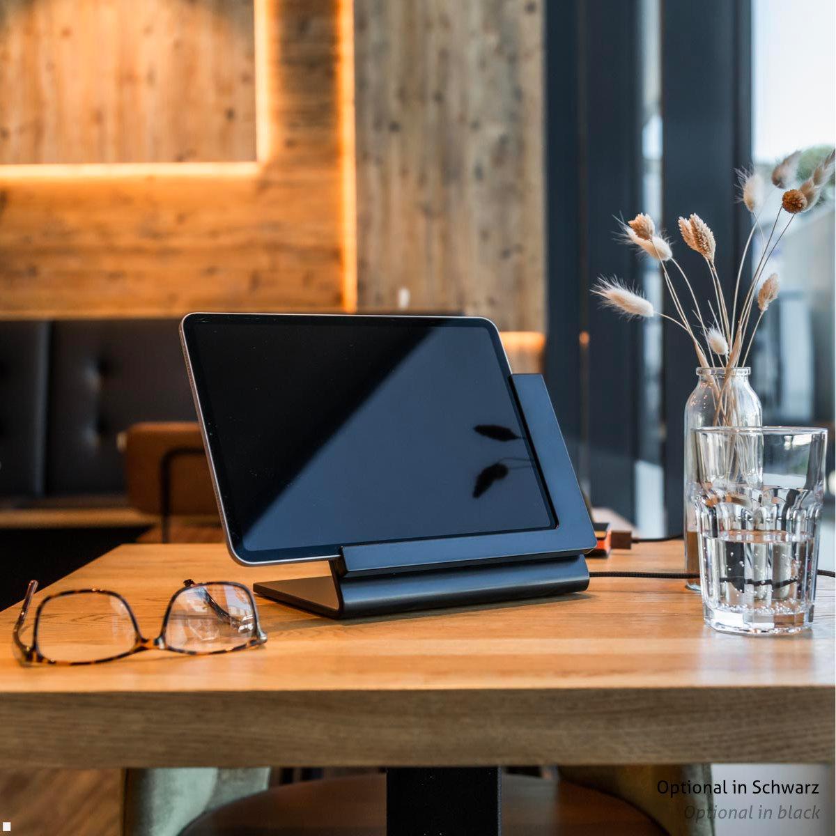 TabLines TTP012S Tabletständer Tisch Plug für iPad Pro 13 (M4), silber Anwendung budgetONE Café